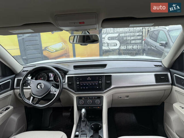 Белый Фольксваген Atlas, объемом двигателя 2 л и пробегом 133 тыс. км за 18200 $, фото 4 на Automoto.ua