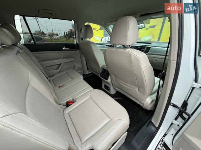 Білий Фольксваген Atlas, об'ємом двигуна 2 л та пробігом 133 тис. км за 17600 $, фото 31 на Automoto.ua