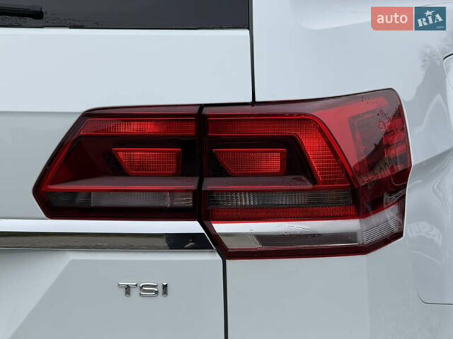 Белый Фольксваген Atlas, объемом двигателя 2 л и пробегом 133 тыс. км за 18200 $, фото 24 на Automoto.ua