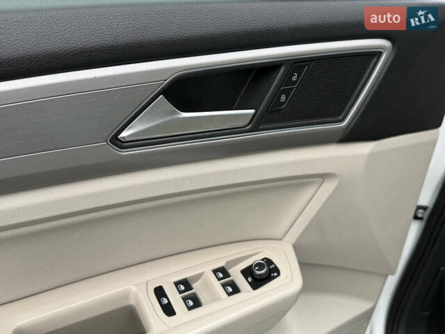 Белый Фольксваген Atlas, объемом двигателя 2 л и пробегом 133 тыс. км за 18200 $, фото 48 на Automoto.ua