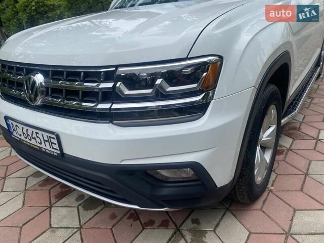 Белый Фольксваген Atlas, объемом двигателя 3.6 л и пробегом 174 тыс. км за 21500 $, фото 26 на Automoto.ua