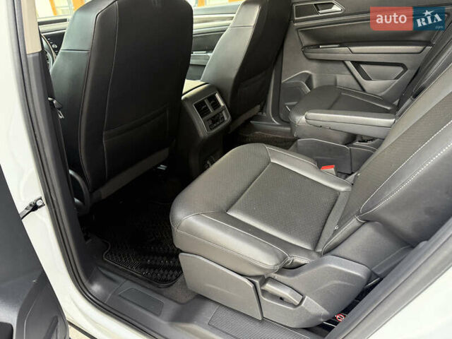 Білий Фольксваген Atlas, об'ємом двигуна 3.6 л та пробігом 78 тис. км за 22555 $, фото 10 на Automoto.ua