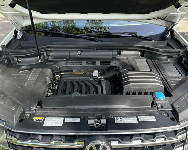 Білий Фольксваген Atlas, об'ємом двигуна 3.6 л та пробігом 118 тис. км за 25600 $, фото 9 на Automoto.ua