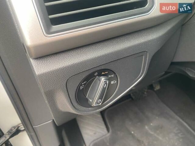 Белый Фольксваген Atlas, объемом двигателя 3.6 л и пробегом 174 тыс. км за 21500 $, фото 16 на Automoto.ua