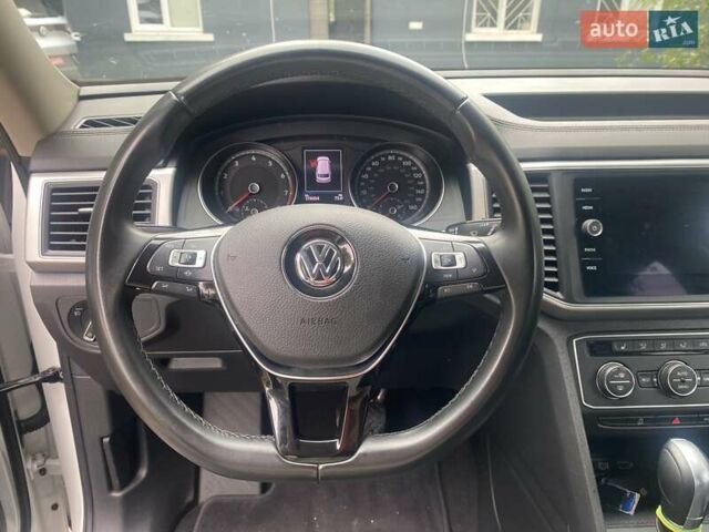 Белый Фольксваген Atlas, объемом двигателя 3.6 л и пробегом 174 тыс. км за 21500 $, фото 13 на Automoto.ua