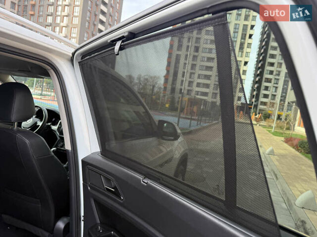 Білий Фольксваген Atlas, об'ємом двигуна 3.6 л та пробігом 78 тис. км за 22555 $, фото 16 на Automoto.ua