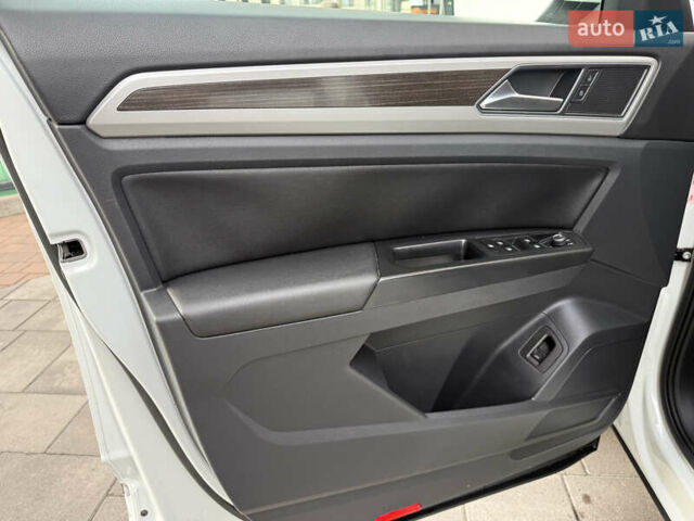 Білий Фольксваген Atlas, об'ємом двигуна 3.6 л та пробігом 78 тис. км за 22555 $, фото 11 на Automoto.ua