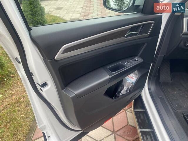 Белый Фольксваген Atlas, объемом двигателя 3.6 л и пробегом 174 тыс. км за 21500 $, фото 11 на Automoto.ua