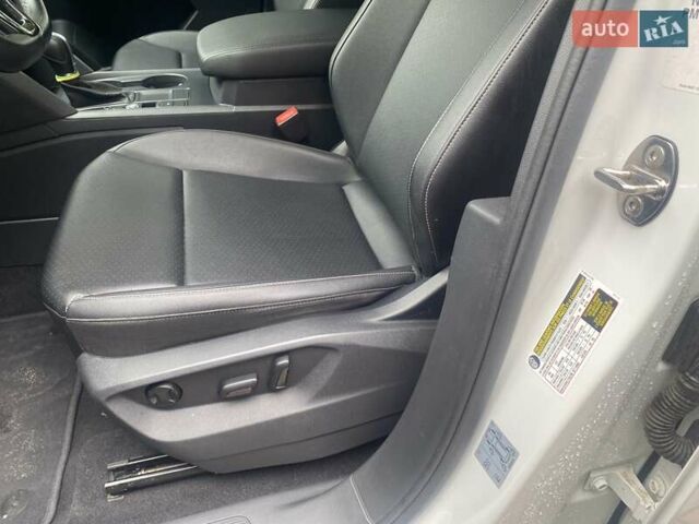 Белый Фольксваген Atlas, объемом двигателя 3.6 л и пробегом 174 тыс. км за 21500 $, фото 10 на Automoto.ua