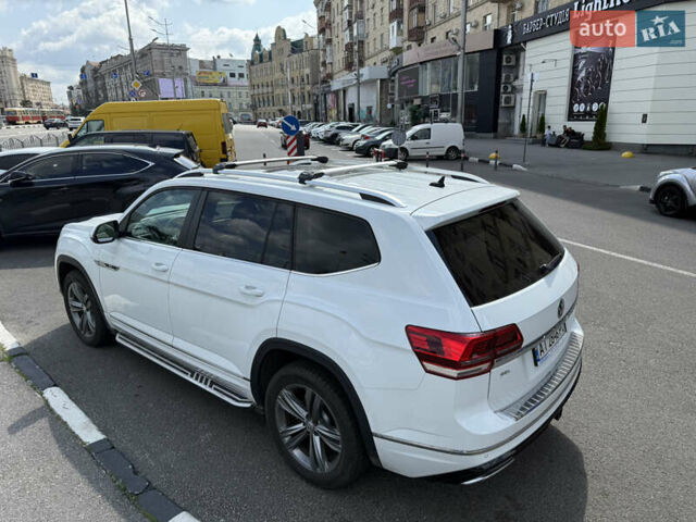 Белый Фольксваген Atlas, объемом двигателя 3.6 л и пробегом 49 тыс. км за 22500 $, фото 10 на Automoto.ua