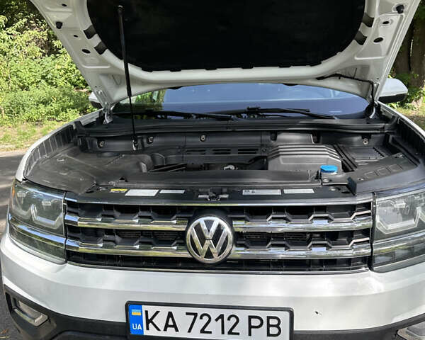 Білий Фольксваген Atlas, об'ємом двигуна 3.6 л та пробігом 118 тис. км за 25600 $, фото 7 на Automoto.ua