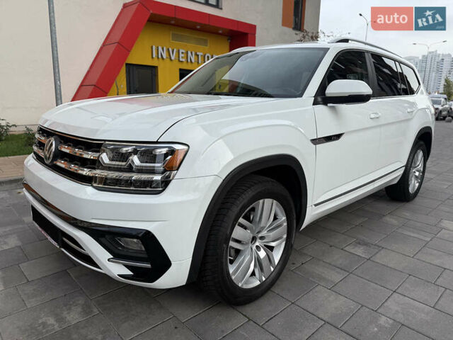 Білий Фольксваген Atlas, об'ємом двигуна 3.6 л та пробігом 78 тис. км за 22555 $, фото 2 на Automoto.ua