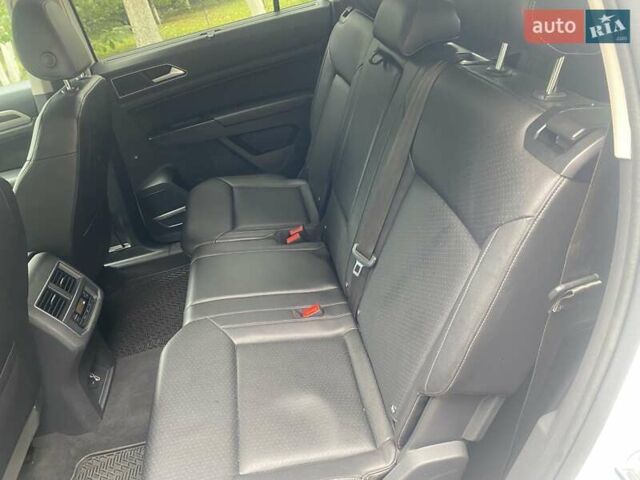 Белый Фольксваген Atlas, объемом двигателя 3.6 л и пробегом 174 тыс. км за 21500 $, фото 19 на Automoto.ua