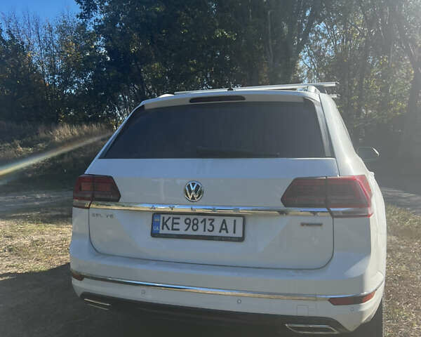 Фольксваген Atlas 2019 в Днепре (Днепропетровске) на Automoto.ua Белый Фольксваген Atlas, объемом двигателя 3.6 л и пробегом 95 тыс. км за 26000 $, фото 4 на Automoto.ua