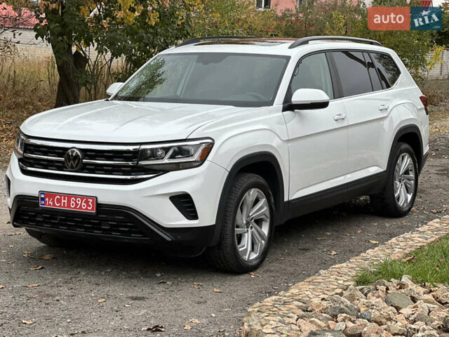 Белый Фольксваген Atlas, объемом двигателя 3.6 л и пробегом 82 тыс. км за 28000 $, фото 4 на Automoto.ua