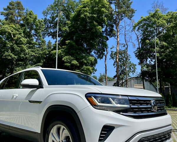 Белый Фольксваген Atlas, объемом двигателя 1.98 л и пробегом 68 тыс. км за 37000 $, фото 5 на Automoto.ua