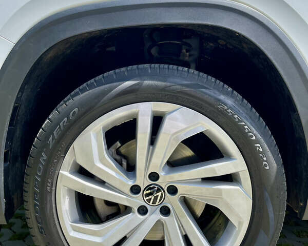 Белый Фольксваген Atlas, объемом двигателя 1.98 л и пробегом 68 тыс. км за 37000 $, фото 36 на Automoto.ua