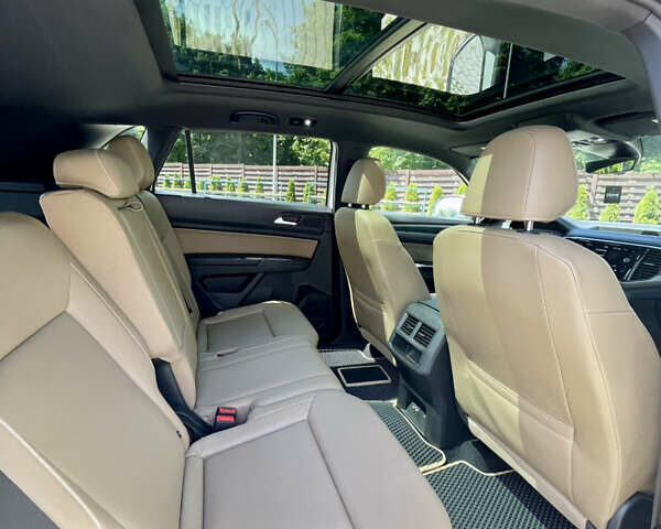 Белый Фольксваген Atlas, объемом двигателя 1.98 л и пробегом 68 тыс. км за 37000 $, фото 16 на Automoto.ua