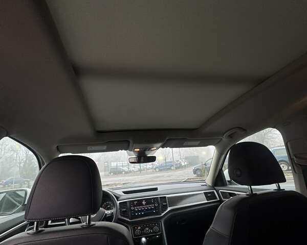 Белый Фольксваген Atlas, объемом двигателя 3.6 л и пробегом 96 тыс. км за 23750 $, фото 71 на Automoto.ua