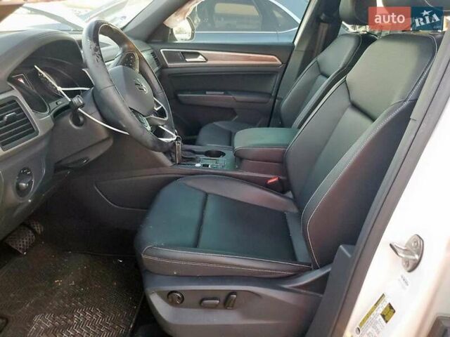 Білий Фольксваген Atlas, об'ємом двигуна 2 л та пробігом 113 тис. км за 6400 $, фото 6 на Automoto.ua