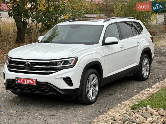 Белый Фольксваген Atlas, объемом двигателя 3.6 л и пробегом 82 тыс. км за 28000 $, фото 3 на Automoto.ua