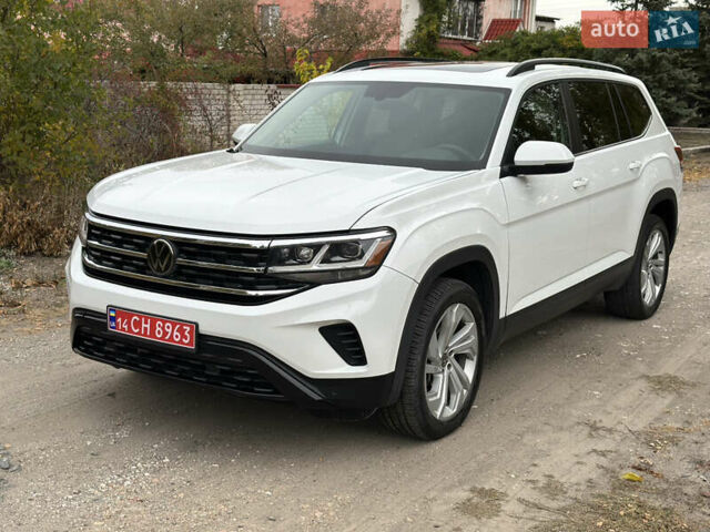 Белый Фольксваген Atlas, объемом двигателя 3.6 л и пробегом 83 тыс. км за 25500 $, фото 3 на Automoto.ua