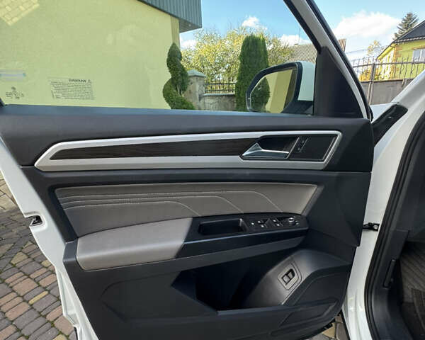 Белый Фольксваген Atlas, объемом двигателя 3.6 л и пробегом 120 тыс. км за 28999 $, фото 15 на Automoto.ua