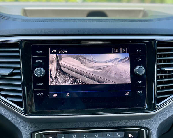 Белый Фольксваген Atlas, объемом двигателя 1.98 л и пробегом 68 тыс. км за 37000 $, фото 27 на Automoto.ua