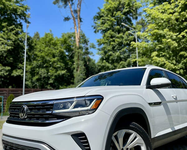 Белый Фольксваген Atlas, объемом двигателя 1.98 л и пробегом 68 тыс. км за 37000 $, фото 4 на Automoto.ua