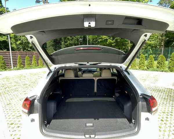 Белый Фольксваген Atlas, объемом двигателя 1.98 л и пробегом 68 тыс. км за 37000 $, фото 13 на Automoto.ua