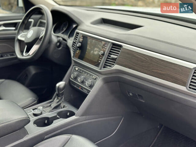 Белый Фольксваген Atlas, объемом двигателя 3.6 л и пробегом 83 тыс. км за 25500 $, фото 16 на Automoto.ua