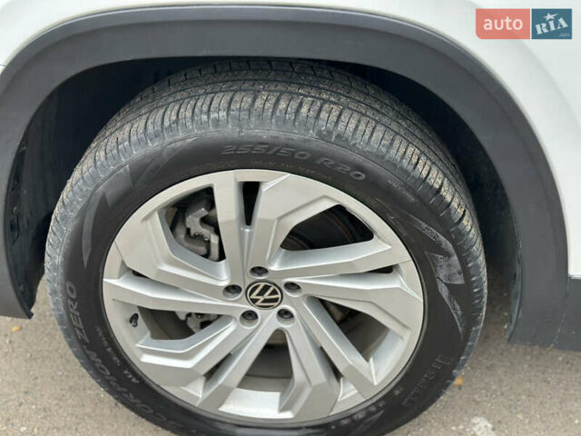 Белый Фольксваген Atlas, объемом двигателя 3.6 л и пробегом 83 тыс. км за 25500 $, фото 14 на Automoto.ua