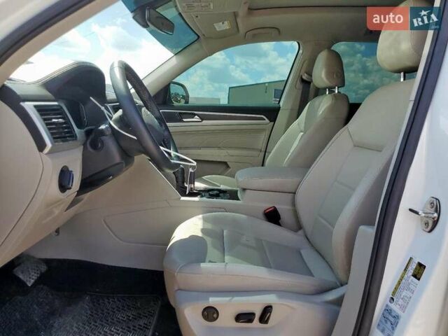 Белый Фольксваген Atlas, объемом двигателя 3.6 л и пробегом 97 тыс. км за 6100 $, фото 6 на Automoto.ua