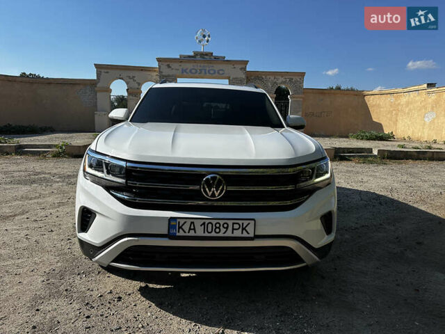 Белый Фольксваген Atlas, объемом двигателя 3.6 л и пробегом 70 тыс. км за 27500 $, фото 2 на Automoto.ua
