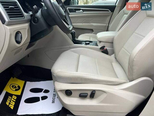 Білий Фольксваген Atlas, об'ємом двигуна 3.6 л та пробігом 131 тис. км за 27500 $, фото 8 на Automoto.ua