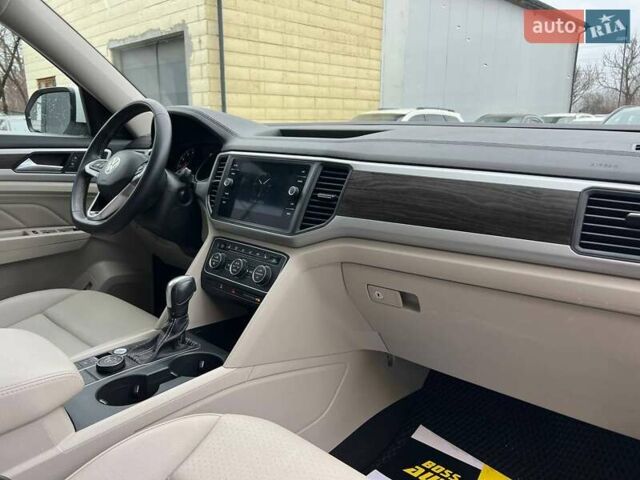 Білий Фольксваген Atlas, об'ємом двигуна 3.6 л та пробігом 131 тис. км за 27500 $, фото 24 на Automoto.ua
