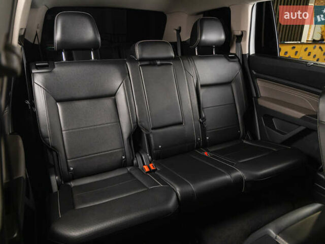 Белый Фольксваген Atlas, объемом двигателя 3.6 л и пробегом 101 тыс. км за 26700 $, фото 27 на Automoto.ua