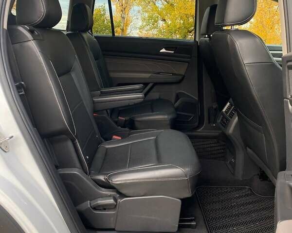 Белый Фольксваген Atlas, объемом двигателя 3.6 л и пробегом 105 тыс. км за 30999 $, фото 30 на Automoto.ua