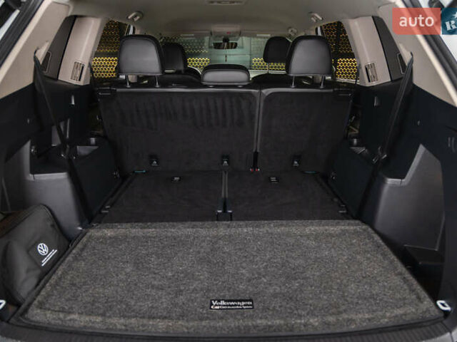 Белый Фольксваген Atlas, объемом двигателя 3.6 л и пробегом 101 тыс. км за 26700 $, фото 39 на Automoto.ua