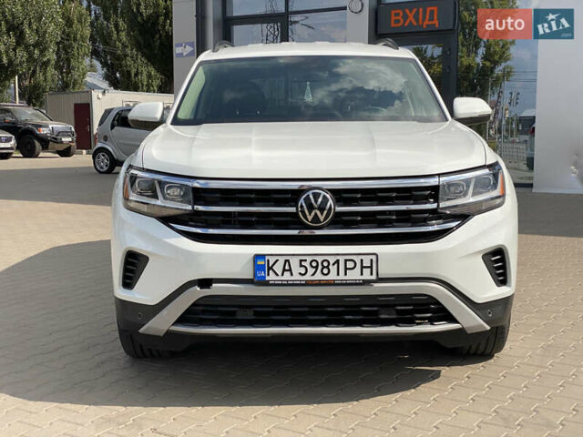 Белый Фольксваген Atlas, объемом двигателя 3.6 л и пробегом 67 тыс. км за 24999 $, фото 2 на Automoto.ua