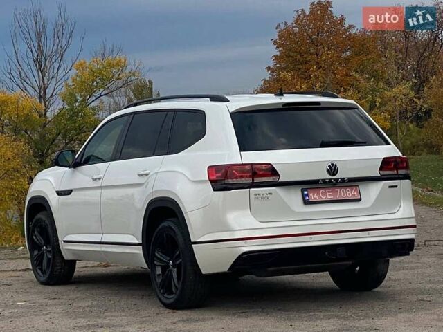 Белый Фольксваген Atlas, объемом двигателя 3.6 л и пробегом 105 тыс. км за 30999 $, фото 5 на Automoto.ua