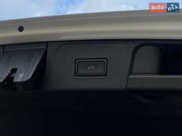 Белый Фольксваген Atlas, объемом двигателя 3.6 л и пробегом 105 тыс. км за 30999 $, фото 39 на Automoto.ua