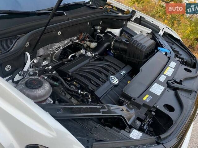 Белый Фольксваген Atlas, объемом двигателя 3.6 л и пробегом 105 тыс. км за 30999 $, фото 37 на Automoto.ua