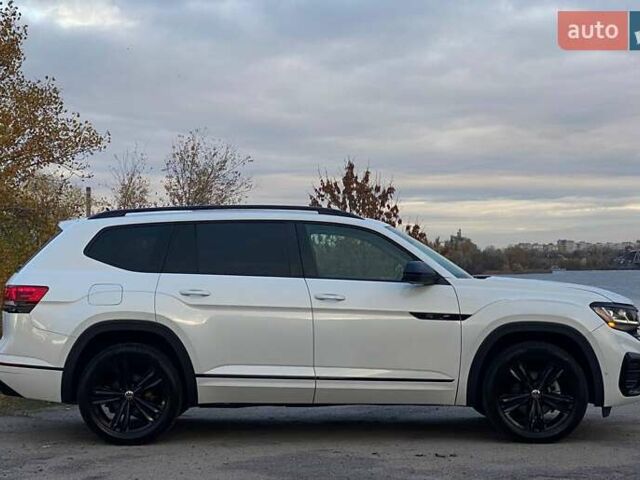Белый Фольксваген Atlas, объемом двигателя 3.6 л и пробегом 105 тыс. км за 30999 $, фото 8 на Automoto.ua