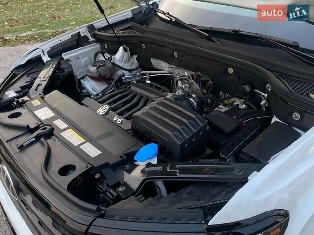 Белый Фольксваген Atlas, объемом двигателя 3.6 л и пробегом 105 тыс. км за 30999 $, фото 36 на Automoto.ua