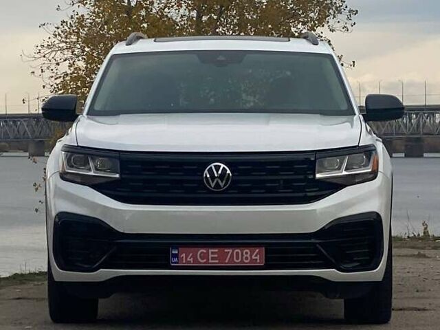 Белый Фольксваген Atlas, объемом двигателя 3.6 л и пробегом 105 тыс. км за 30999 $, фото 1 на Automoto.ua