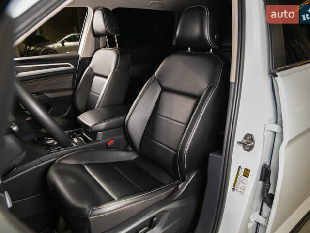 Белый Фольксваген Atlas, объемом двигателя 3.6 л и пробегом 101 тыс. км за 26700 $, фото 29 на Automoto.ua