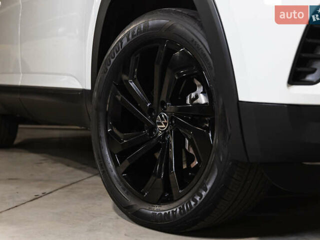 Белый Фольксваген Atlas, объемом двигателя 3.6 л и пробегом 101 тыс. км за 26700 $, фото 23 на Automoto.ua