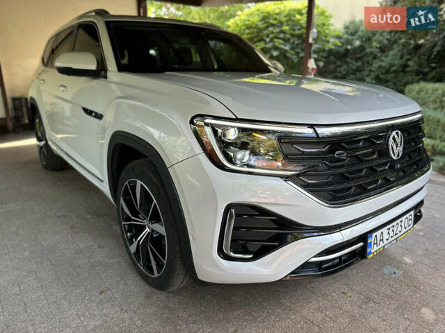 Белый Фольксваген Atlas, объемом двигателя 2 л и пробегом 12 тыс. км за 45500 $, фото 3 на Automoto.ua