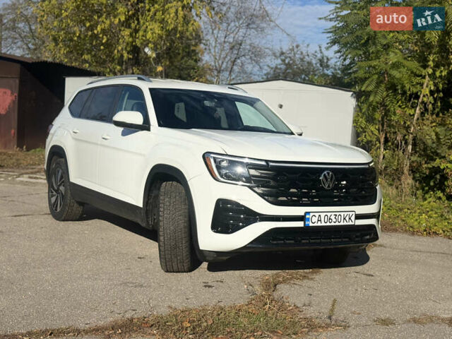 Фольксваген Atlas 2024 в Кропивницком (Кировограде) на Automoto.ua Белый Фольксваген Atlas, объемом двигателя 2 л и пробегом 40 тыс. км за 47500 $, фото 2 на Automoto.ua